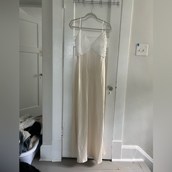 FRAME Ruched Mixed Media Maxi Dress - Picture 2 of 4